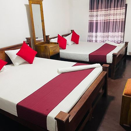 Lake Classical Guest House Канди Экстерьер фото