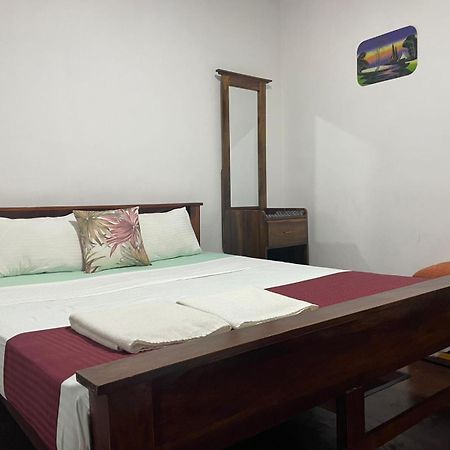Lake Classical Guest House Канди Экстерьер фото