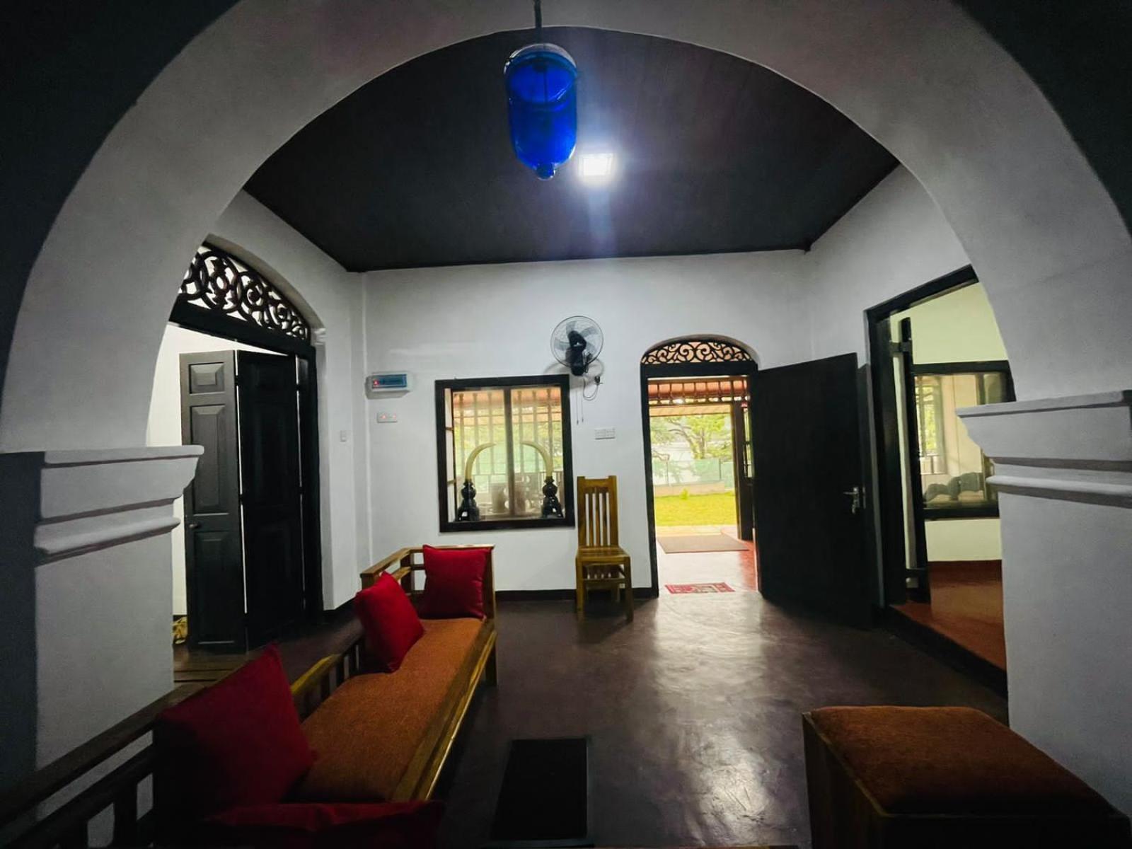 Lake Classical Guest House Канди Экстерьер фото