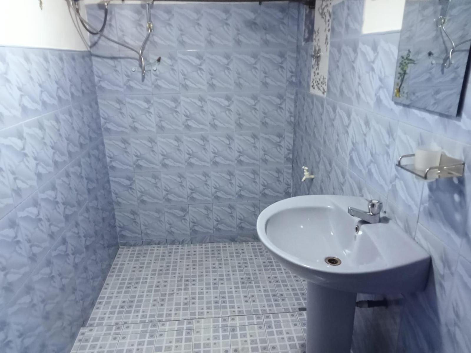 Lake Classical Guest House Канди Экстерьер фото