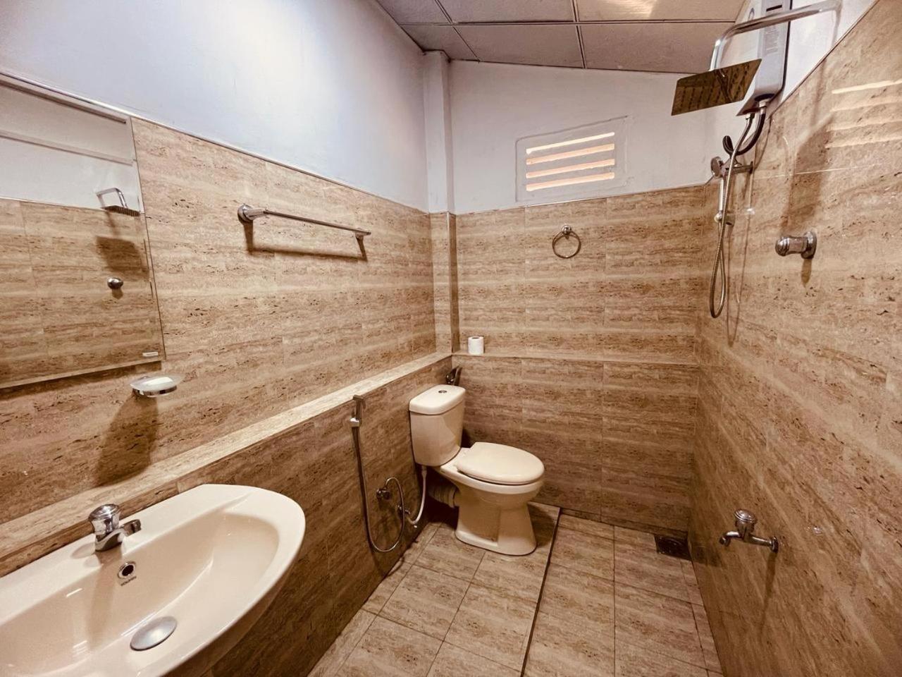 Lake Classical Guest House Канди Экстерьер фото
