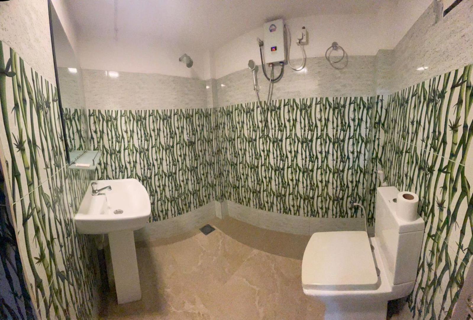 Lake Classical Guest House Канди Экстерьер фото