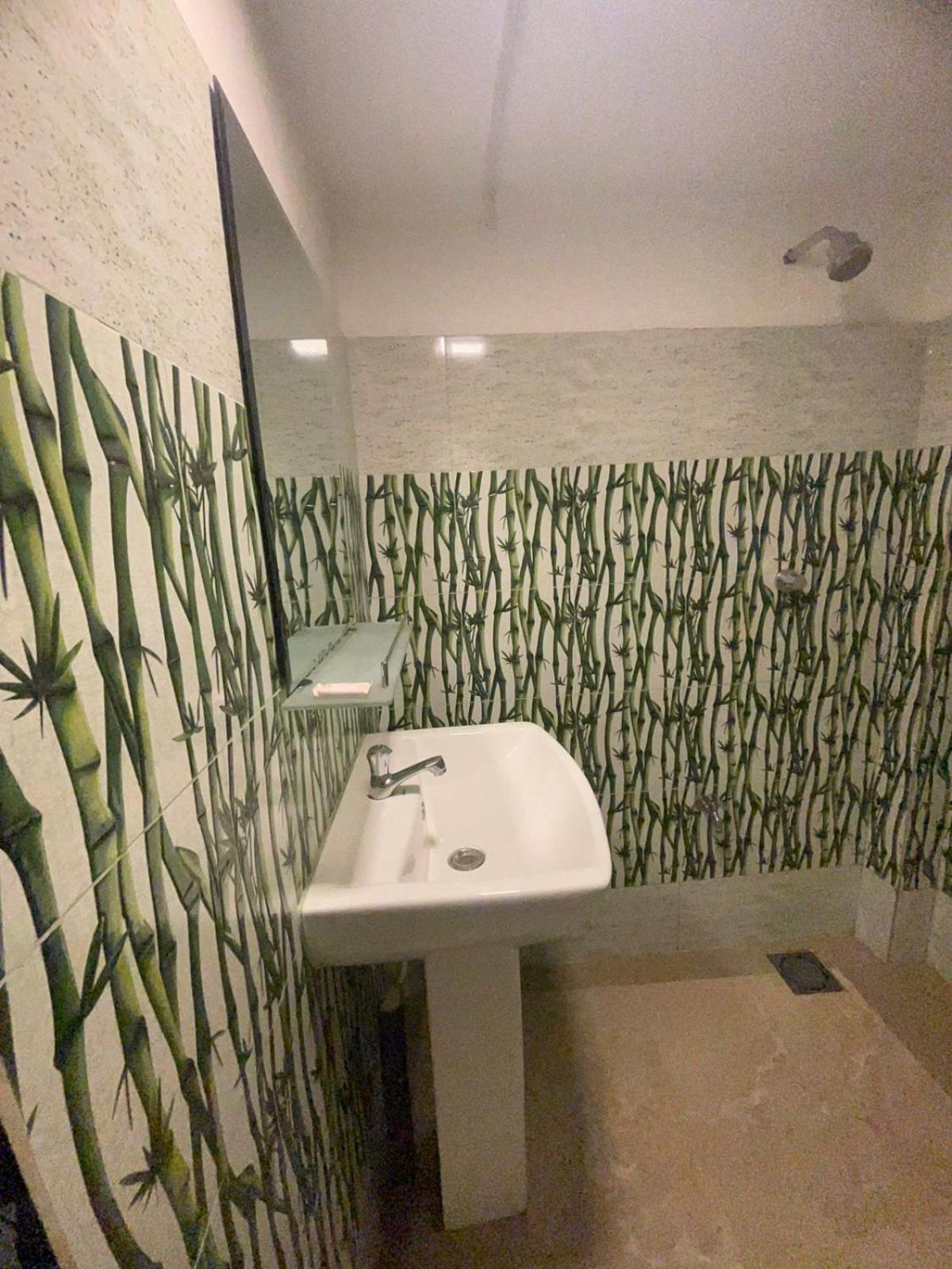 Lake Classical Guest House Канди Экстерьер фото