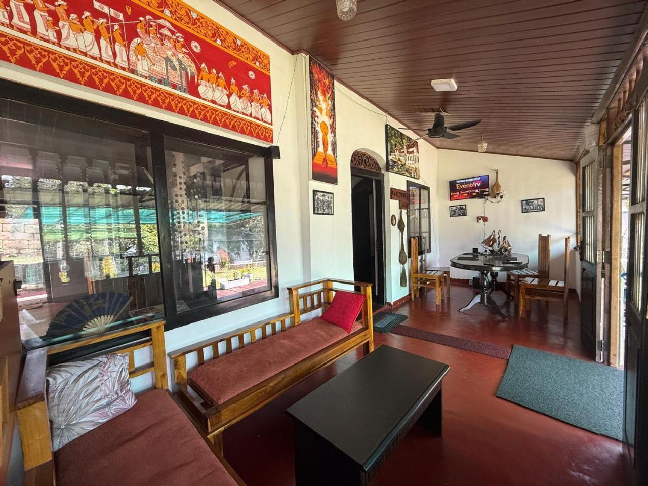 Lake Classical Guest House Канди Экстерьер фото